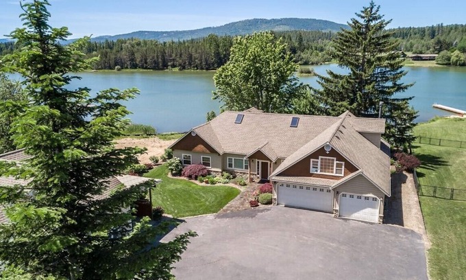 Comeback Bay House | Sandpoint/Schweitzer Mtn near Luxury Lake Home