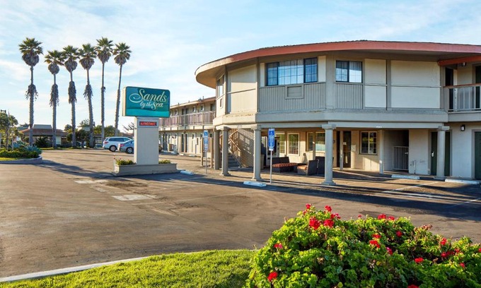 San Simeon Hotel | Sands by the Sea Motel