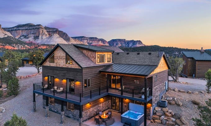 Orderville House | Sandstone Pointe: Elegance Among the Cliffs