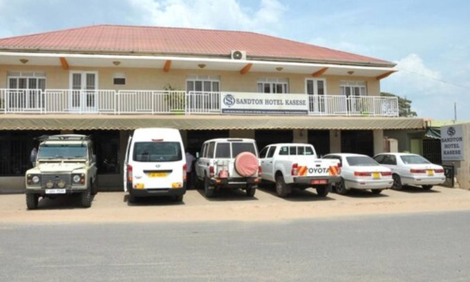 Kasese Hotel | Sandton Hotel Kasese