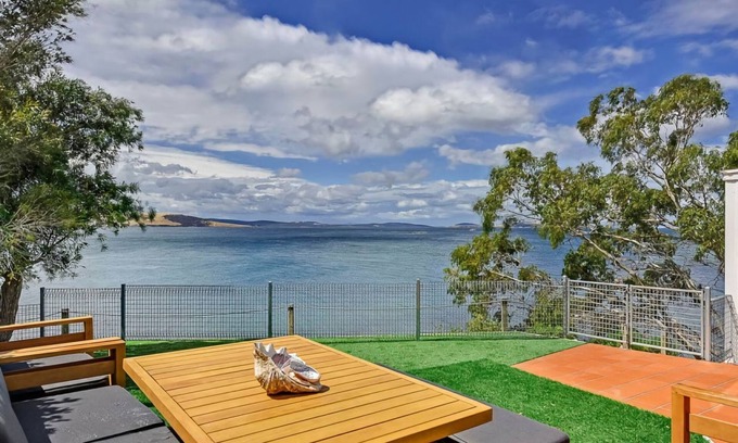 Sandy Bay House | Sandy Bay Beachfront Oasis direct beach access