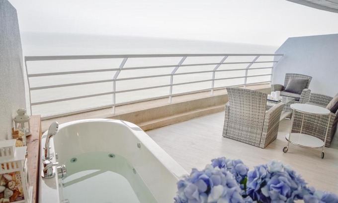 Cha-am Apartment | Sandy Beach Condo 15E