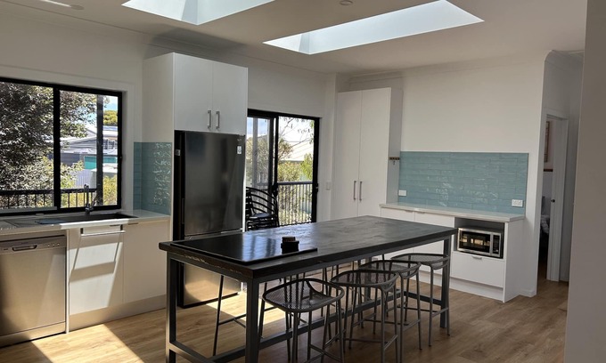 Warrenben House | Sandy Daze - New Single Story Holiday Home