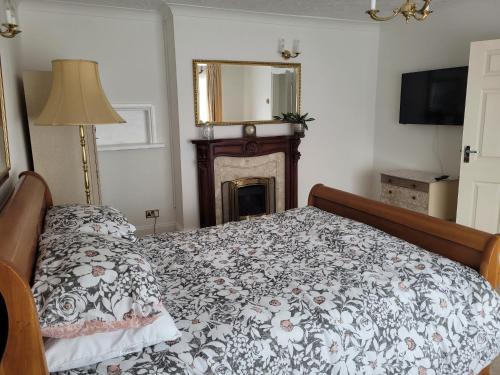 Weston-super-Mare Apartment | Sandy Retreat