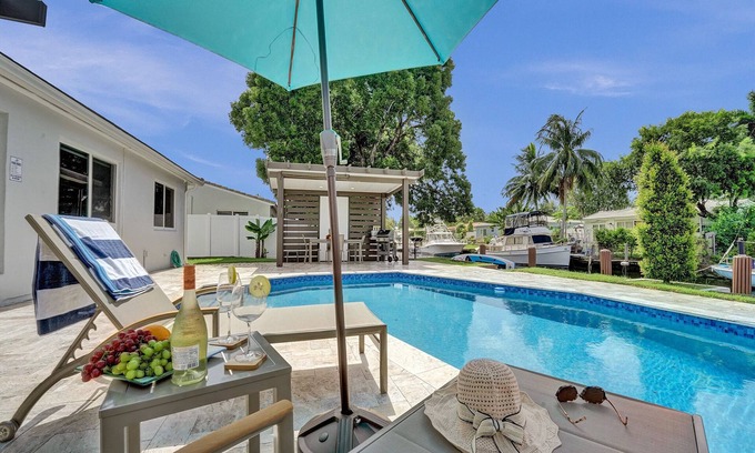 Citrus Isles House | Sandy"s Sunshine Oasis Beach Pool Boat Doc Pets Cruise Hardrock Airport