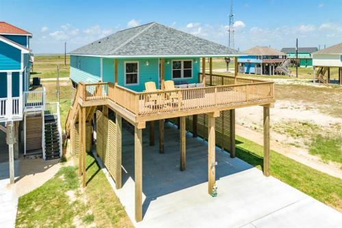 San Luis House | Sandy Shores Beach House in Treasure Island