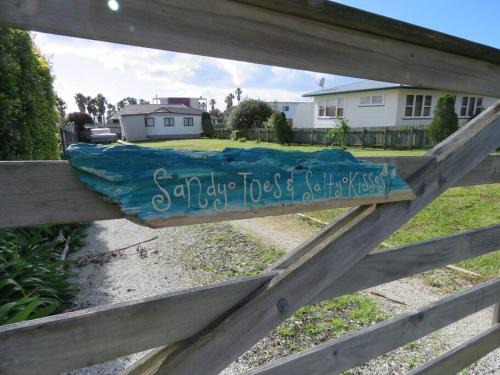 Coopers Beach House | Sandy Toes at Coopers Beach