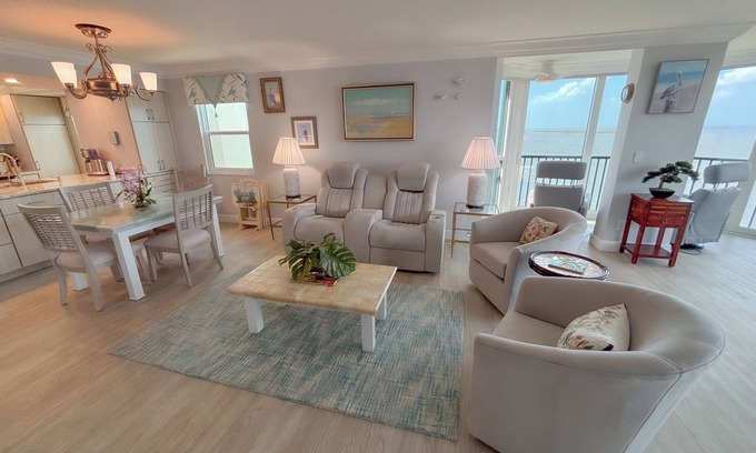 Punta Rassa Apartment | Sanibel Harbour Resort Harbour Tower 1017: Luxury waterfront condo with expansive views.
