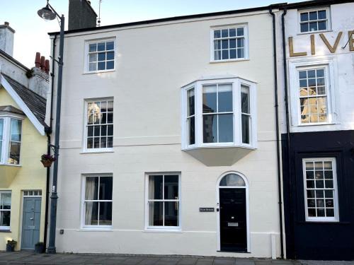 Beaumaris House | Sant Seiriol