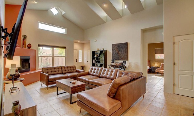 Santa Fe Apartment | Santa Fe Home|Private Yard|Great for Groups