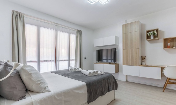 Milan Apartment | Santa Giulia Suite. Like at Home. Leisure or business with all the best comfort!