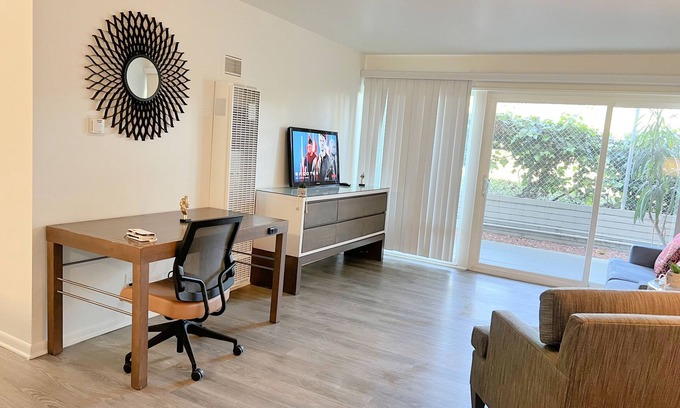 Sawtelle Hotel | Santa Monica Bliss Cozy 1BR Apartment w/Resort Vibes