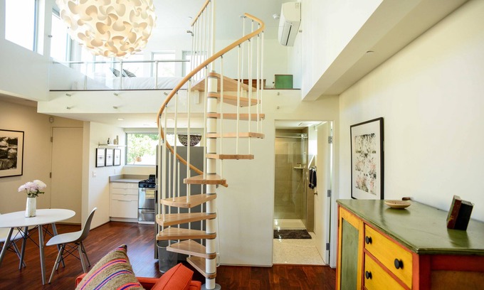 Wilshire Montana Apartment | Santa Monica Modern Studio Near MONTANA ave, close to Beach, Mall, restaurants