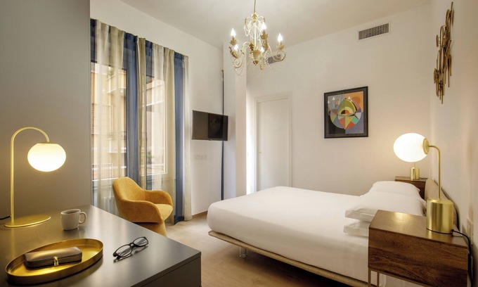 Universita House | Santaluna
