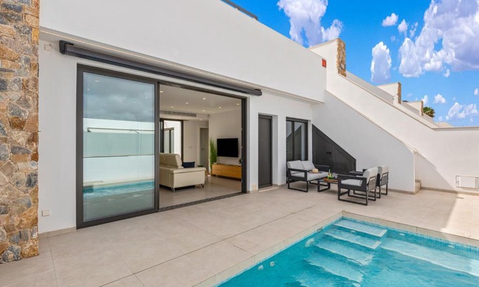 Santiago de la Ribera Villa | Santiago Sunny Seabreeze Villa