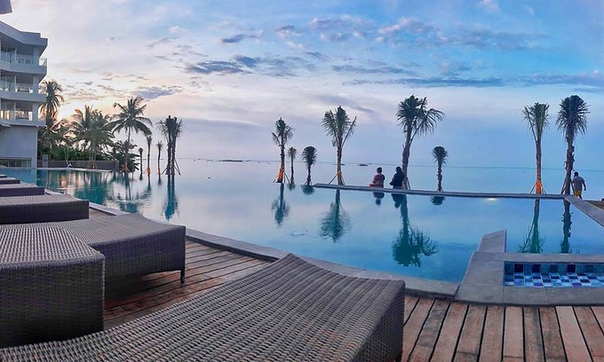 Tanjung Pandan Hotel | Santika Premiere Beach Resort Belitung