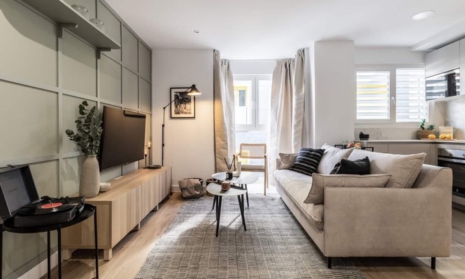 Cuatro Caminos Apartment | Santillana - 1 bedroom and pool in Castilla