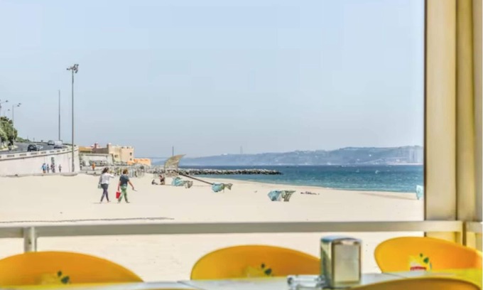 Oeiras Apartment | Santo Amaro Beach Family Stays