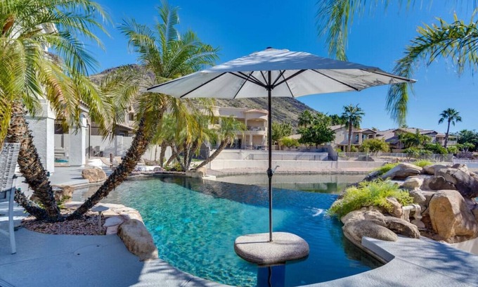 Arrowhead Lakes House | Santorini-Waterfront Wishes-With heated pool boat, hot-tub, private dock
