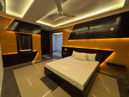 Peshawar Hotel | Sapphire Stays Hotel and Restaurant Peshawar