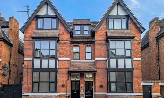 Moseley Apartment | Sapphire Suite Moseley Birmingham StayStaycations