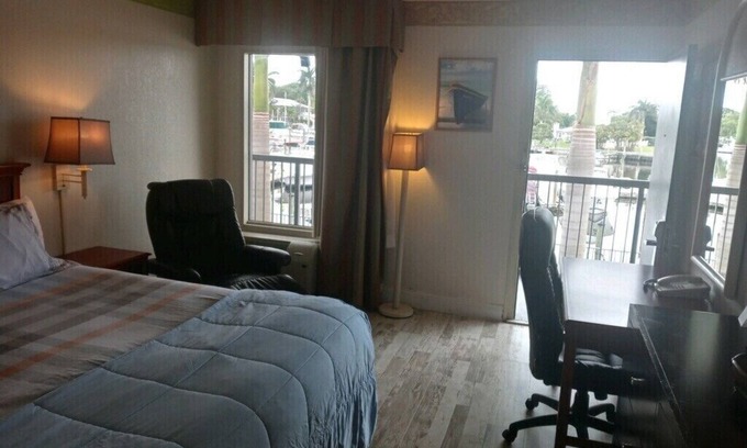 Trailer Estates Hotel | Sarasota “Deluxe King Waterfront Suite” #201 At the Hotel at 7150 N TAMIAMI TR