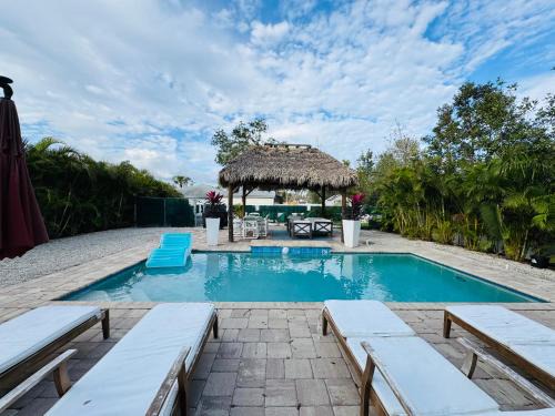 Sarasota House | Sarasota Paradise Heated Pool Home Near IMG & Siesta Key Beach
