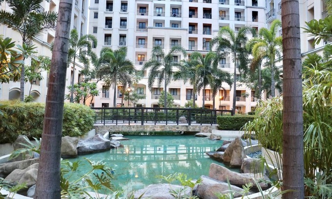 Pasay Hotel | Sarasota Residential Resort, Newport City