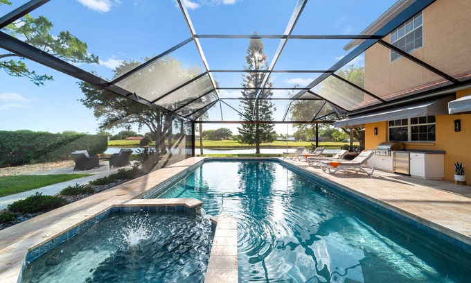 Misty Creek House | Sarasota Retreat: Sleeps 21,heated pool near beaches & top attraction.nnnnnnnnnn
