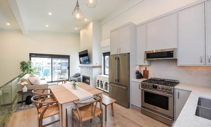 Black Creek House | Saratoga Escape at the Beach House