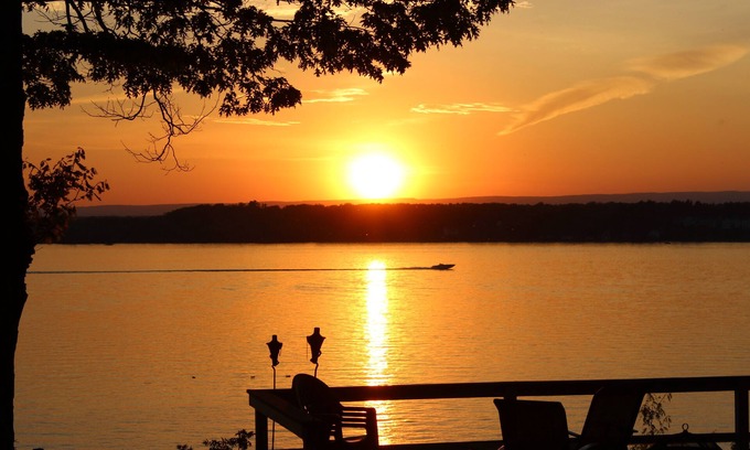 Saratoga Springs House | Saratoga Lake Life - Right on the LAKE with private Dock