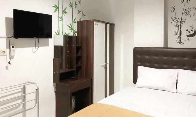 Surabaya Hotel | SAS Guest House Mitra RedDoorz At Darmo Park 2 Surabaya