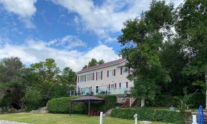 Fort Qu'Appelle Cottage | Saskatchewan Cottage/Lake Get-away!
