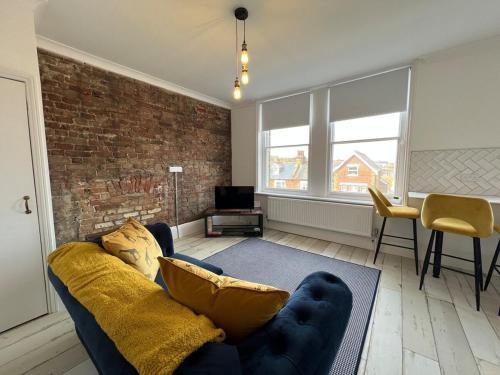 Broadstairs Apartment | Sassy Seaview Apt, Parking, No Guest Fees Nr Beach
