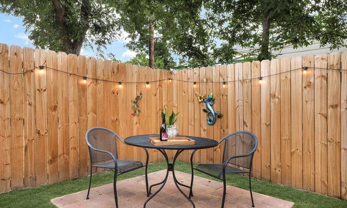 Jefferson House | SATX - A Birdy Vacation Rental