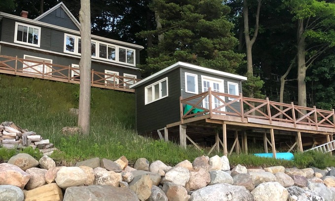 Douglas Cottage | Saugatuck Family Beach Cottage and Cabana