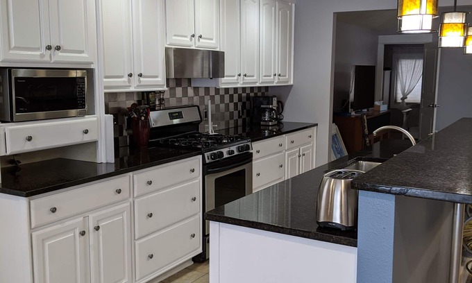 Saugatuck House | Saugatuck - Private Parking! Downtown! Entire House, Sleeps 6, Pets OK!