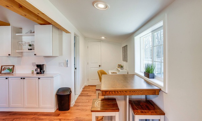 West Saugerties Cabin | Saugerties Cabin Rental w/Fire Pit & Creek Access