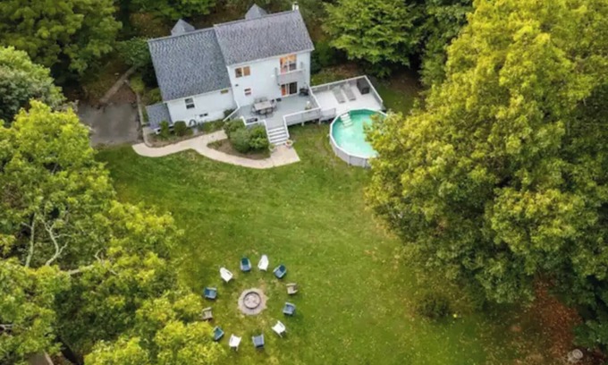 Mount Marion House | Saugerties private 4BR w/Pool, hot tub, firepit & fitness room