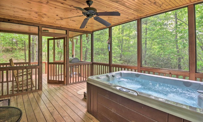 Helen Cabin | Sautee Mountain Retreat at ‘The Rendezvous’