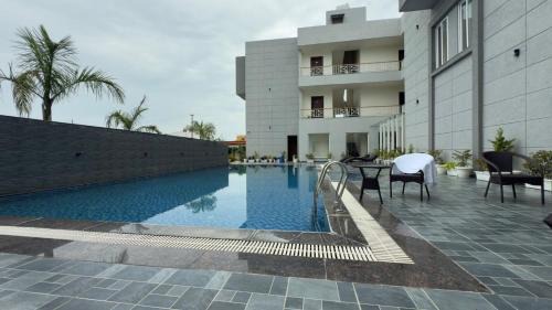 Bail Parao Hotel | Savanna Retreat
