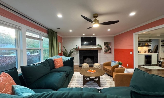 Isle of Hope Historic District House | Savannah Escape - A modern one