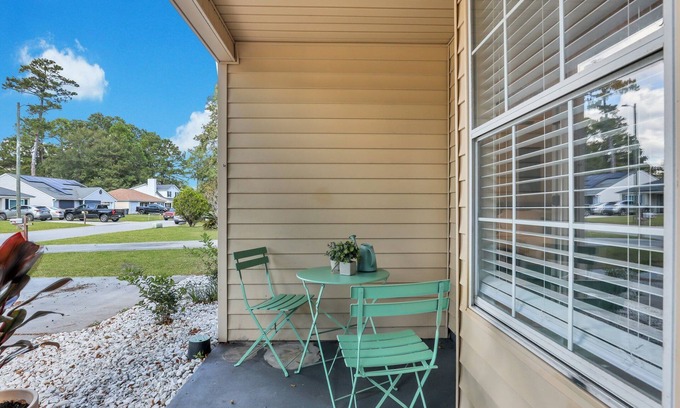 Savannah House | Savannah Sanctuary: Inviting 4-Bedroom Haven