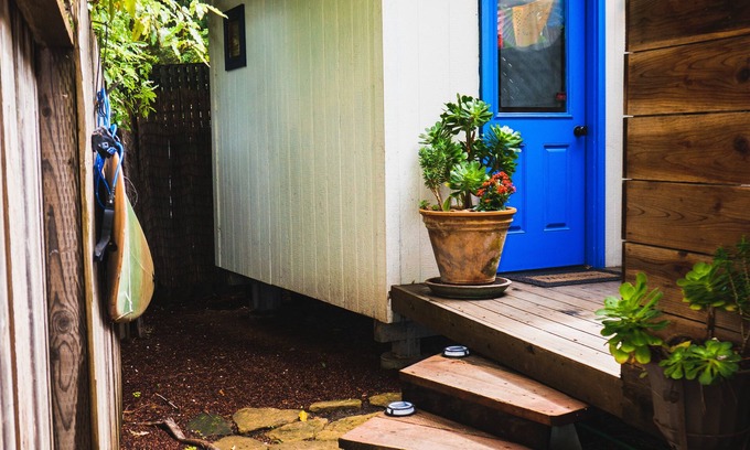 Eastside Santa Cruz Apartment | Savasana Surfer's Retreat