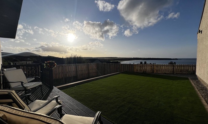 Cullen House | Savour the Seascape! Salt View Cullen Unveils a Coastal Retreat Like No Other.
