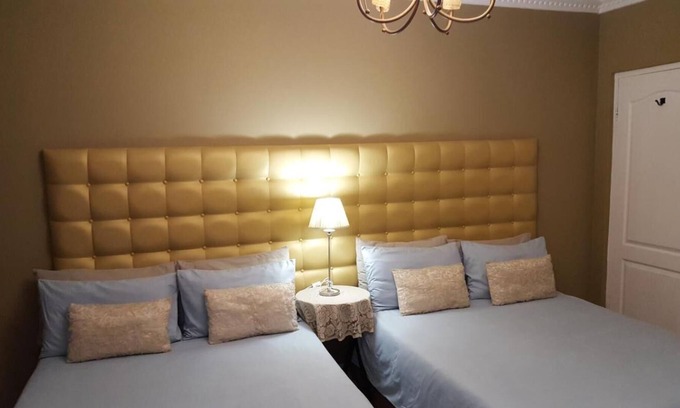 Rondebosch East Bed & Breakfast | Savoy Lodge - Standard Double room 7
