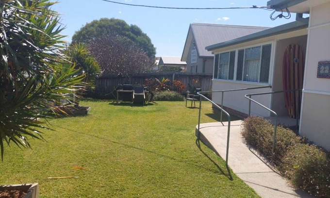 Sawtell House | Sawtell Cottage Entire house excludes garagen