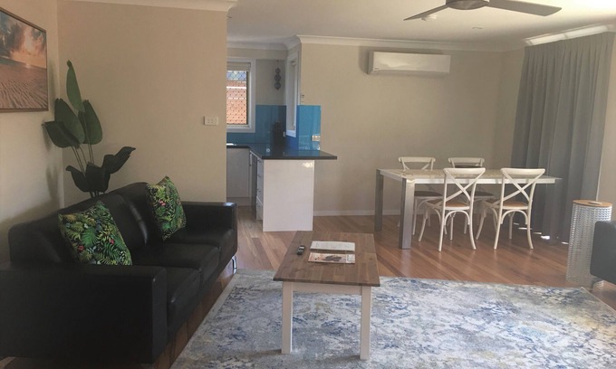 Sawtell Villa | Sawtell Seaside Villas B Location Location! 2 bedroom 2 bathroom
