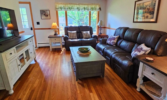 Greenville Junction House | Sawyer's View Cottage- ATV Access-Pet Friendly