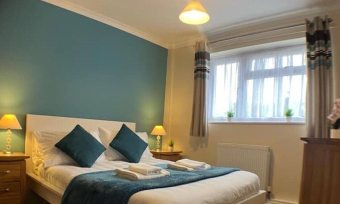 Burgess Hill Apartment | Sawyers Lodge is a charming flat, in a quiet cul-de-sac for up to 4 guestsn